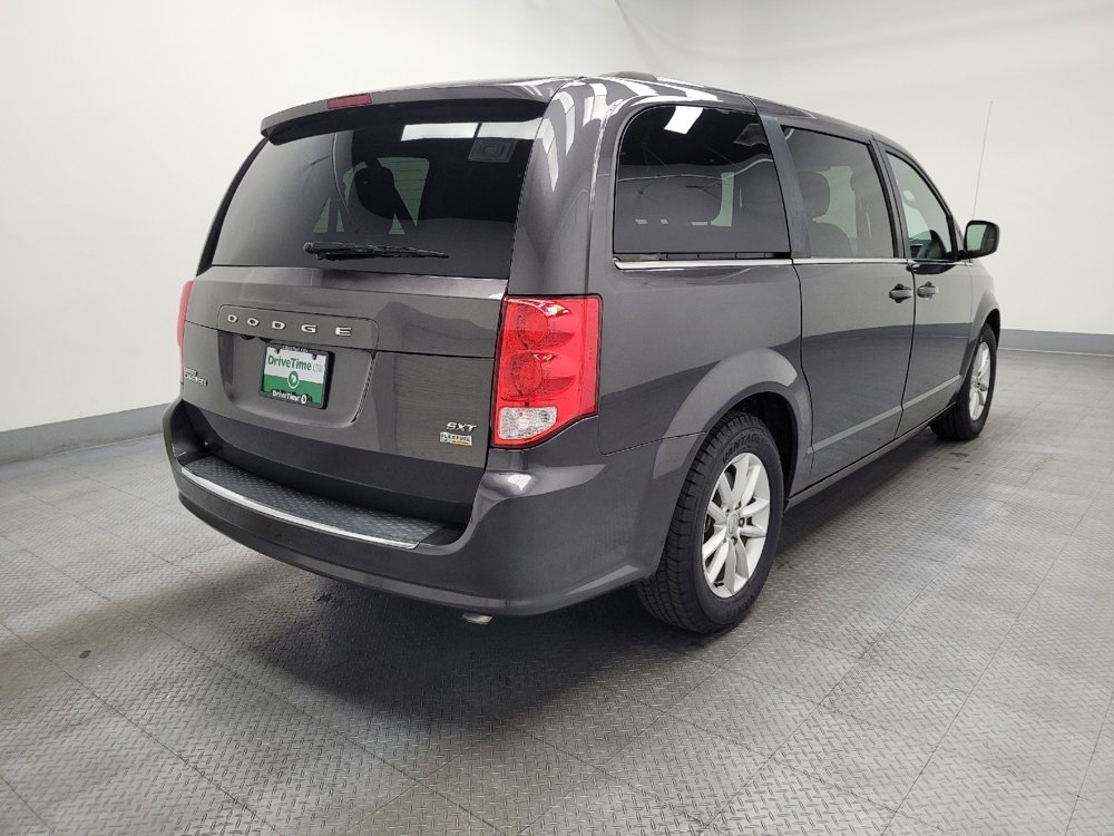 Used 2019 Dodge Grand Caravan SXT image 9