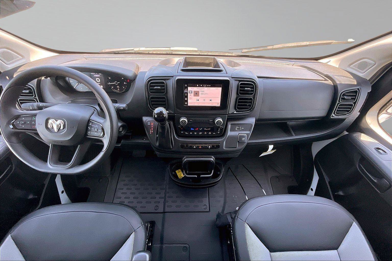 Used 2025 RAM ProMaster 2500 w/ Convenience Group FWD image 18