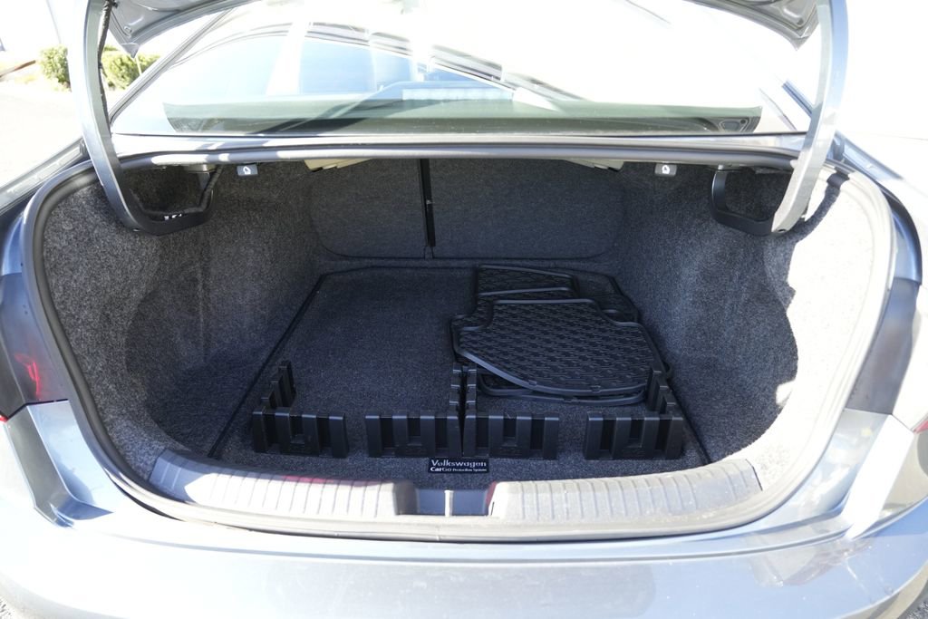 Used 2023 Volkswagen Jetta SE FWD image 15