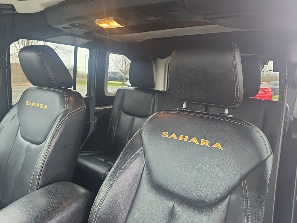 Used 2015 Jeep Wrangler Unlimited Sahara w/ Dual Top Group image 17