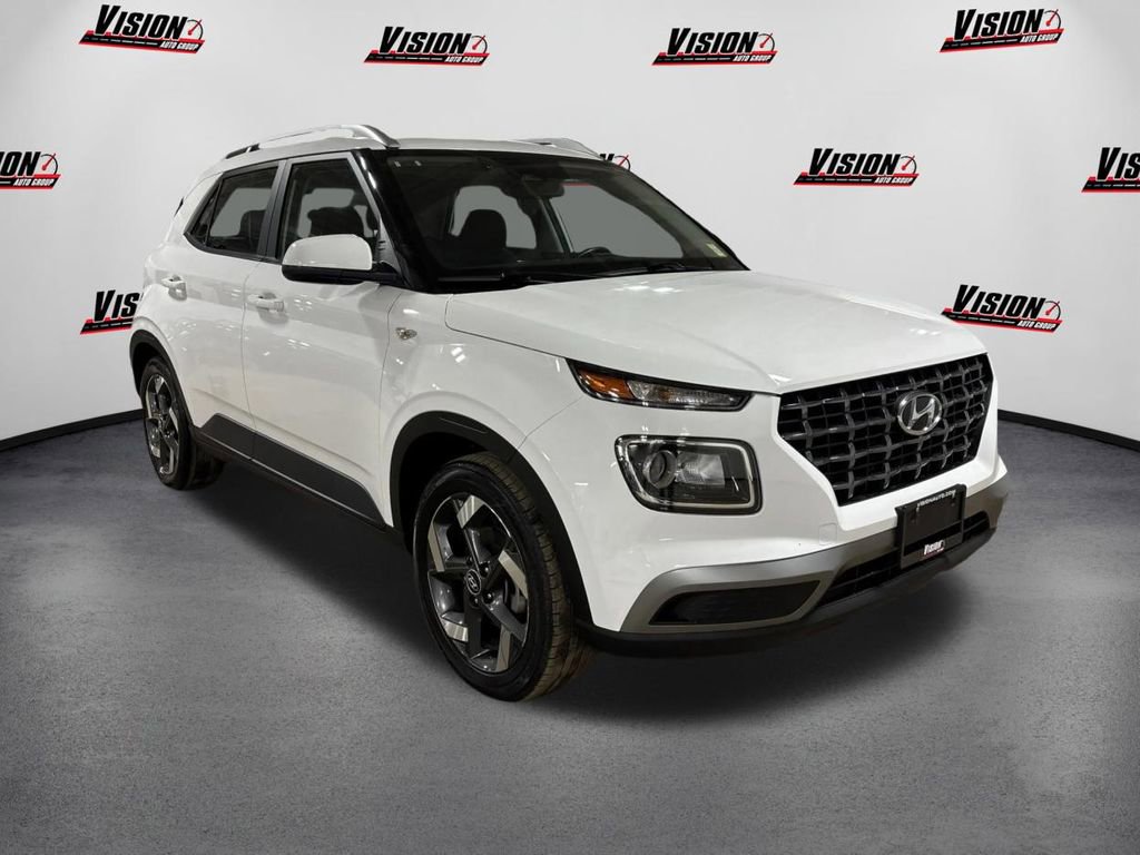 Used 2023 Hyundai Venue SEL w/ Cargo Package image 3