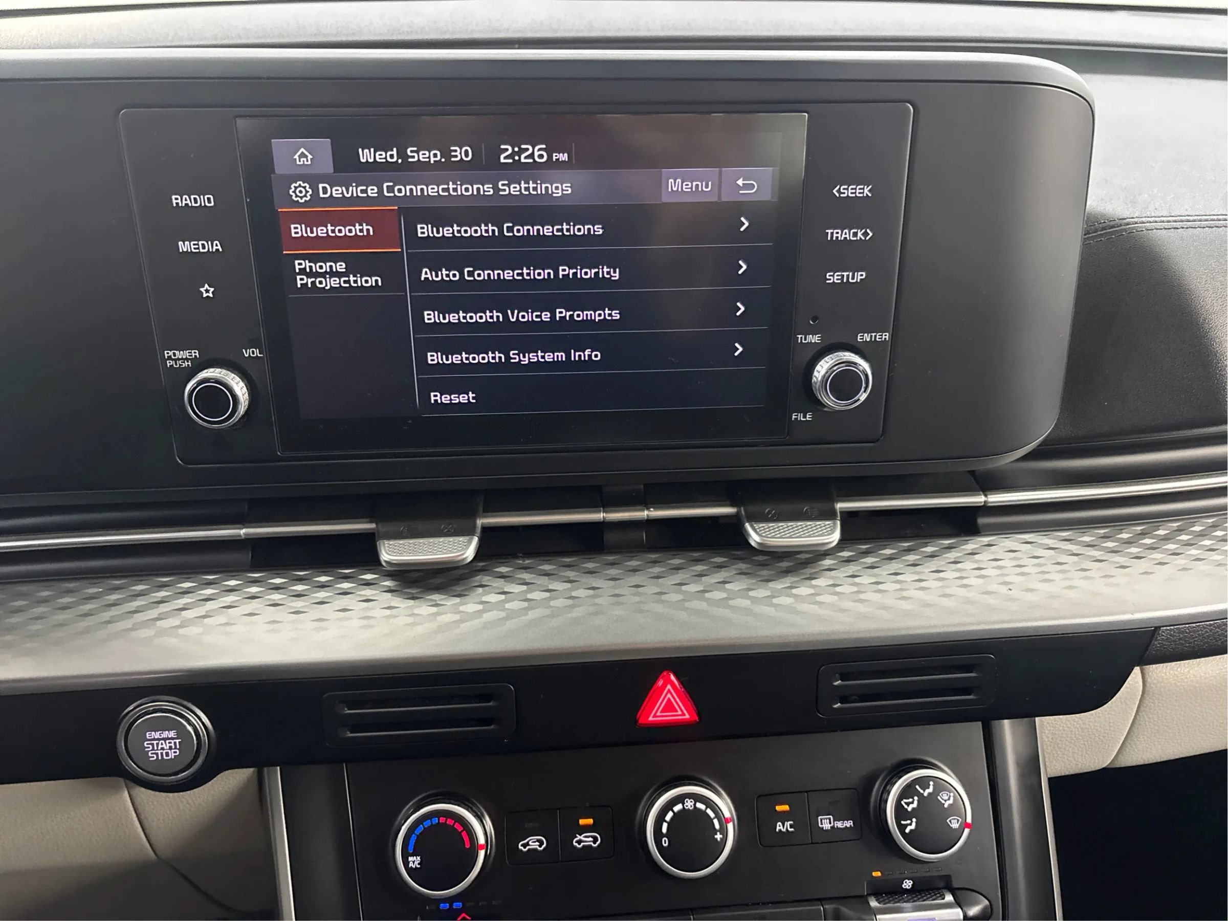 Used 2022 Kia Carnival LX FWD image 44