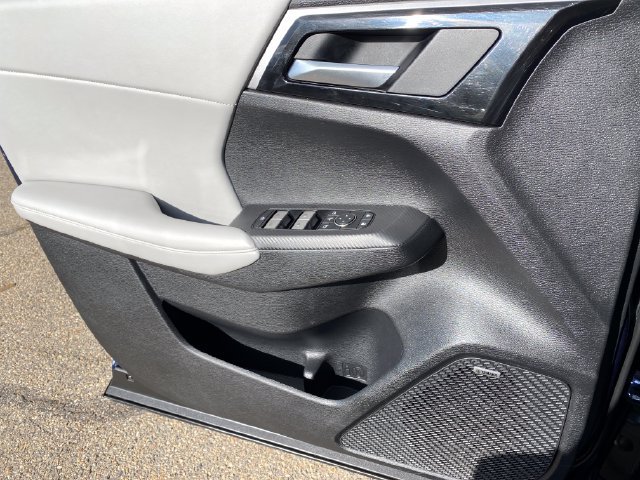 Used 2025 Mitsubishi Outlander SE AWD/4WD image 14