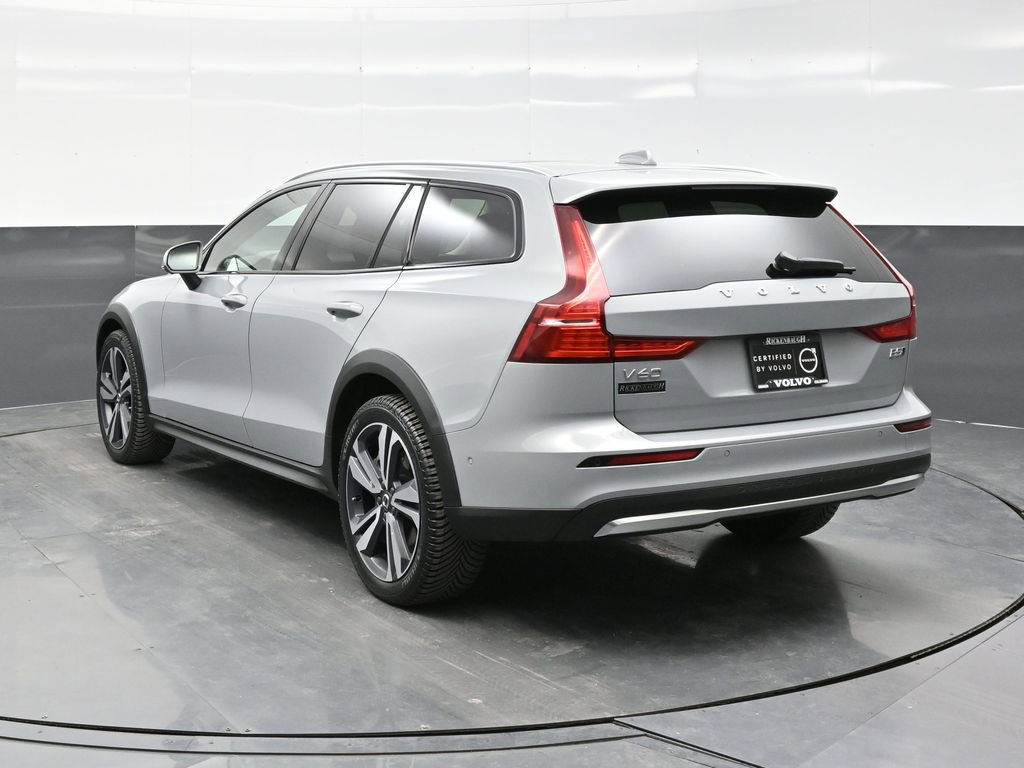Used 2025 Volvo V60 B5 Cross Country Plus AWD/4WD image 5