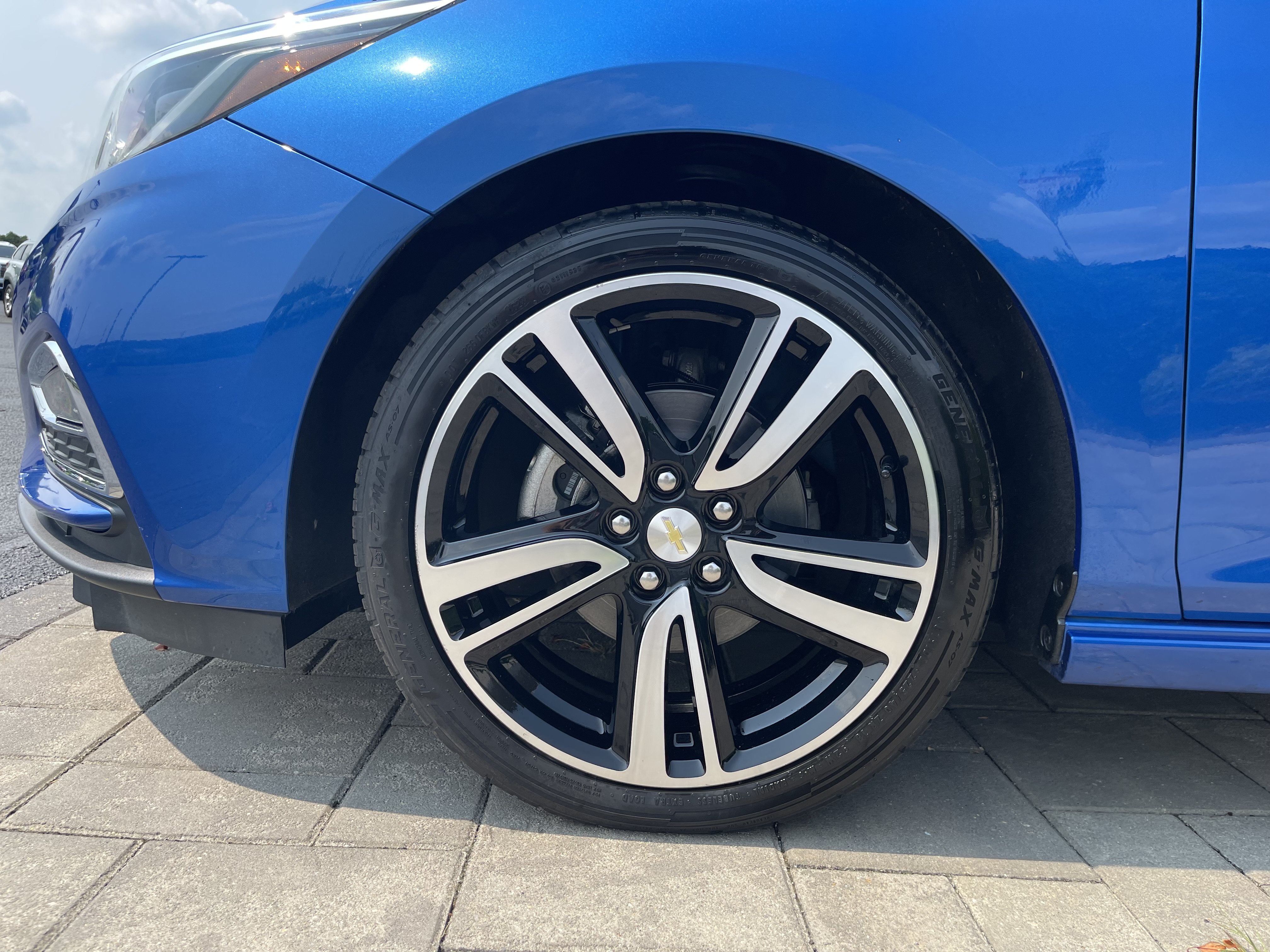 Used 2017 Chevrolet Cruze Premier w/ RS Package FWD image 4