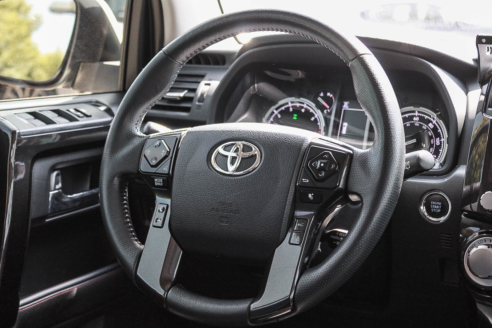 Used 2022 Toyota 4Runner TRD Off-Road Premium AWD/4WD image 15