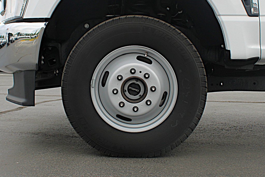 Used 2024 Ford F350 XLT AWD/4WD image 23