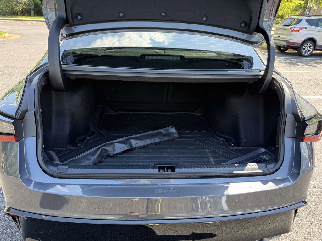 Used 2025 Lexus IS 500 RWD image 29