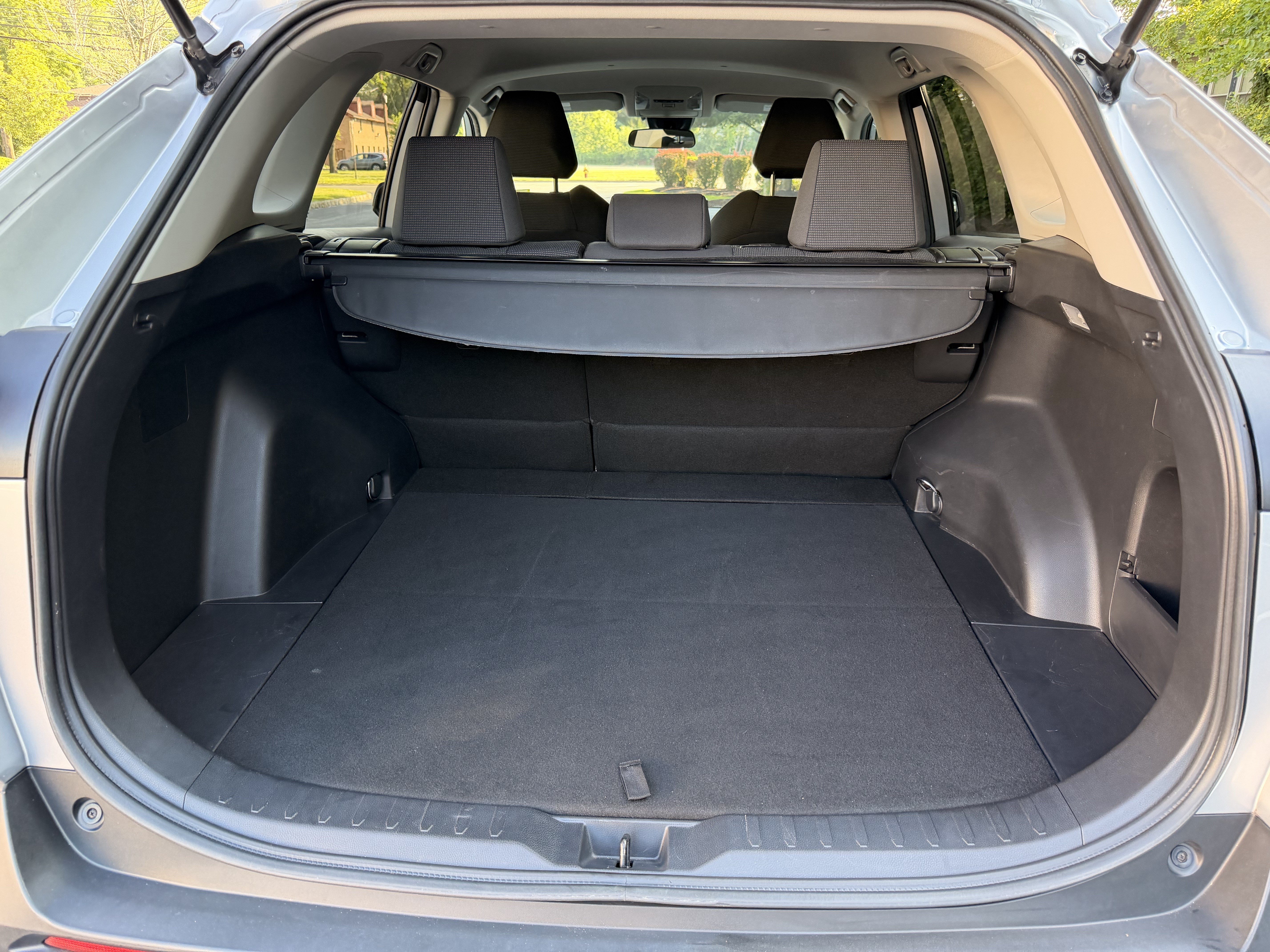 Used 2021 Toyota RAV4 LE AWD/4WD image 31