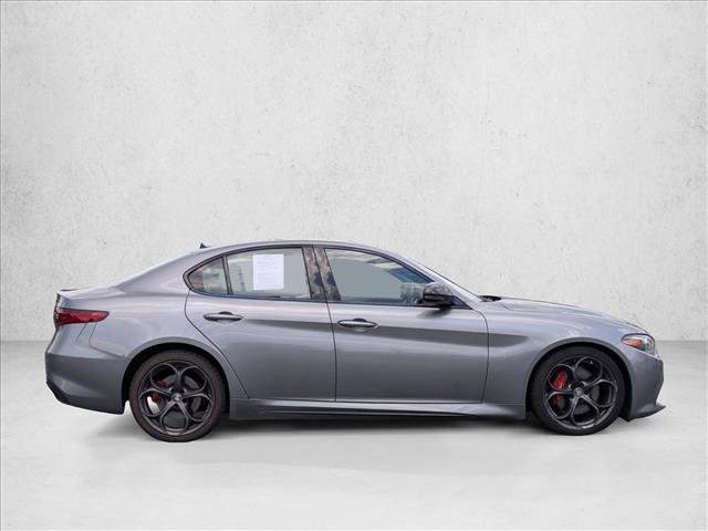 Used 2019 Alfa Romeo Giulia Ti RWD image 4