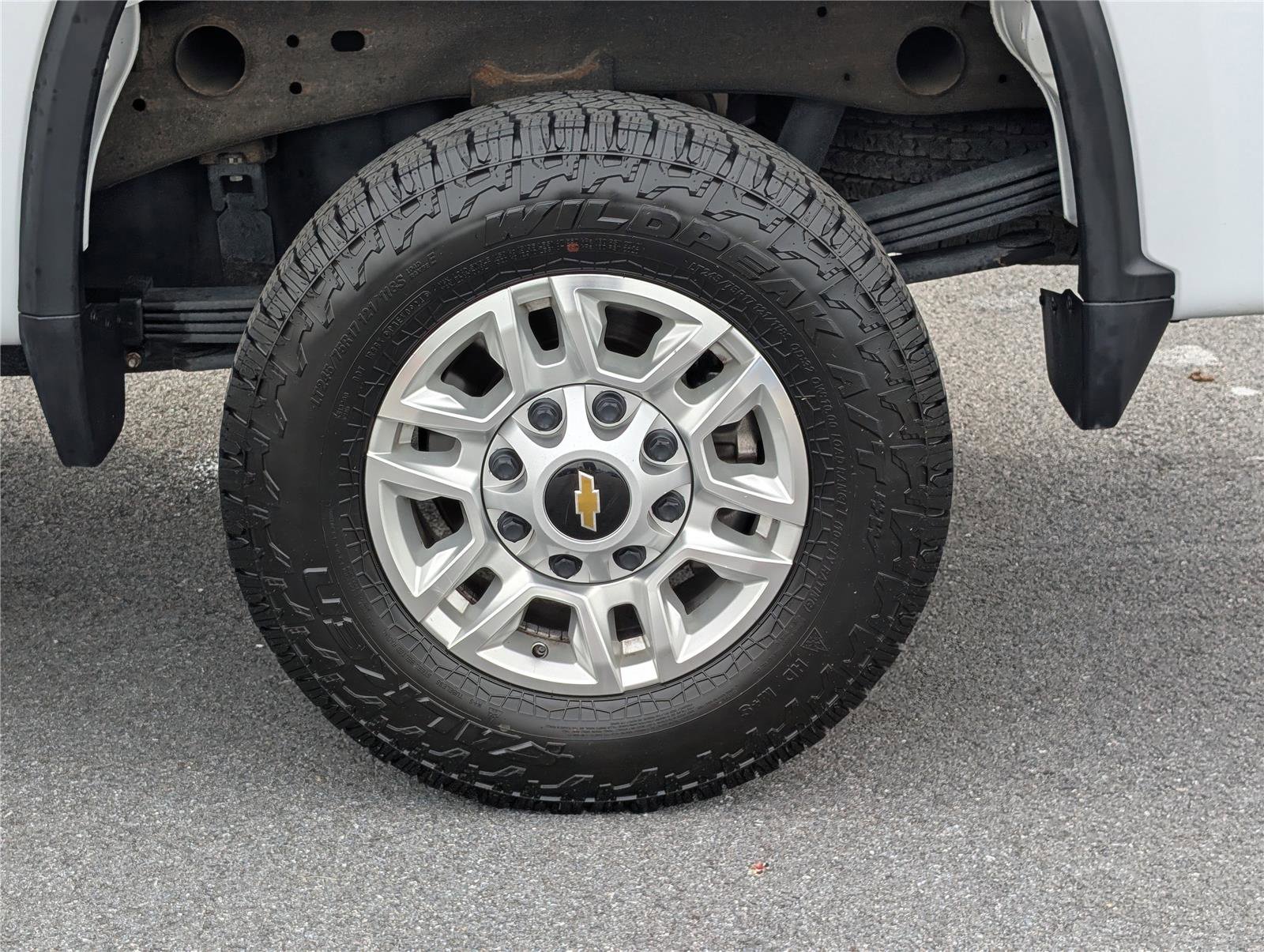 Used 2024 Chevrolet Silverado 2500 LT image 10