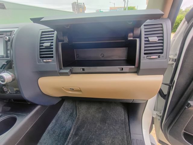 Used 2018 Toyota Sequoia Platinum AWD/4WD image 47