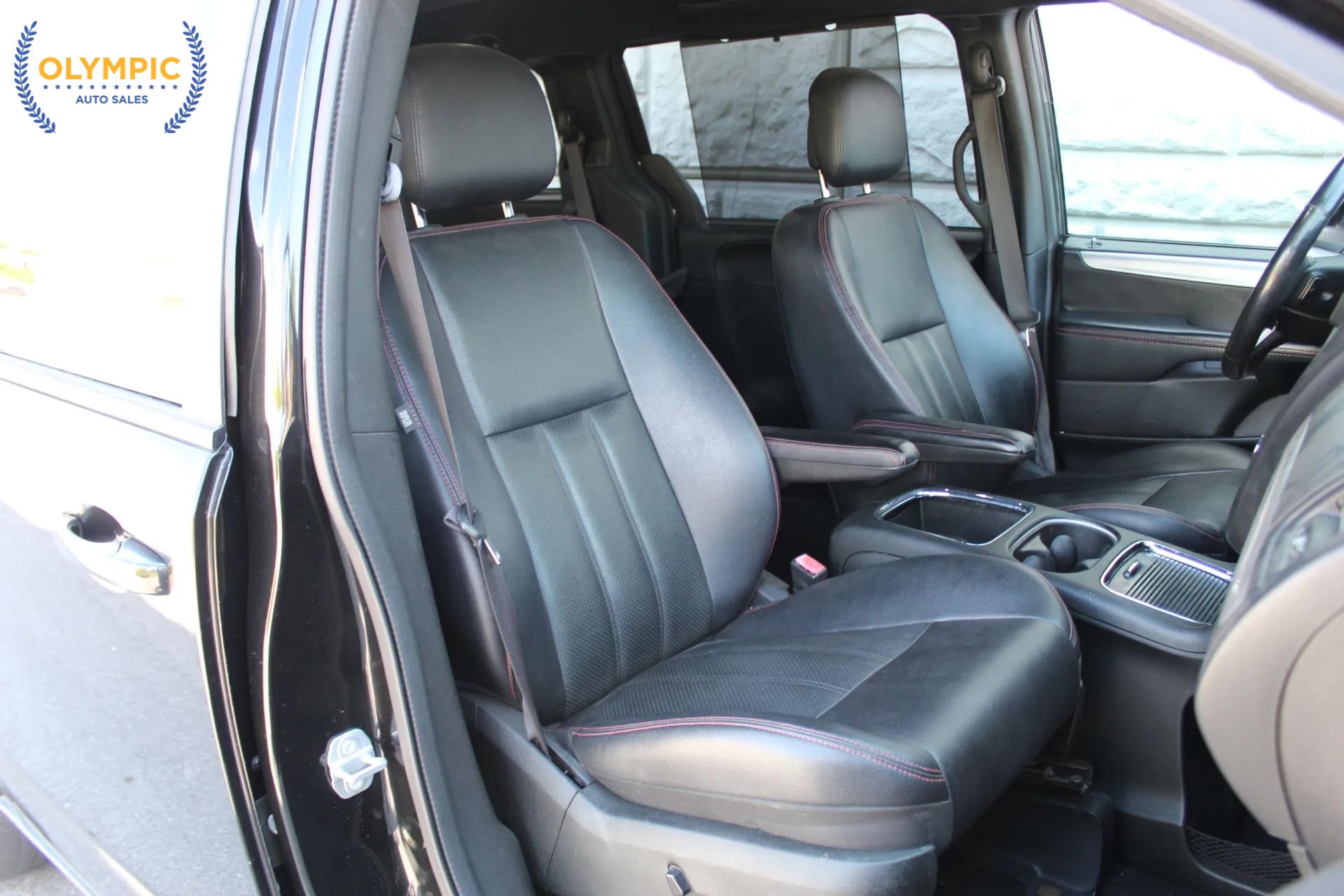 Used 2018 Dodge Grand Caravan GT FWD image 32