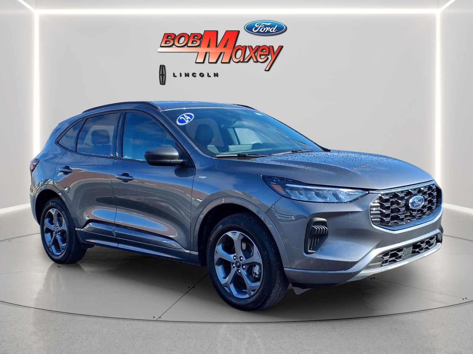 Used 2024 Ford Escape ST-Line w/ Tech Pack #1 AWD/4WD image 3