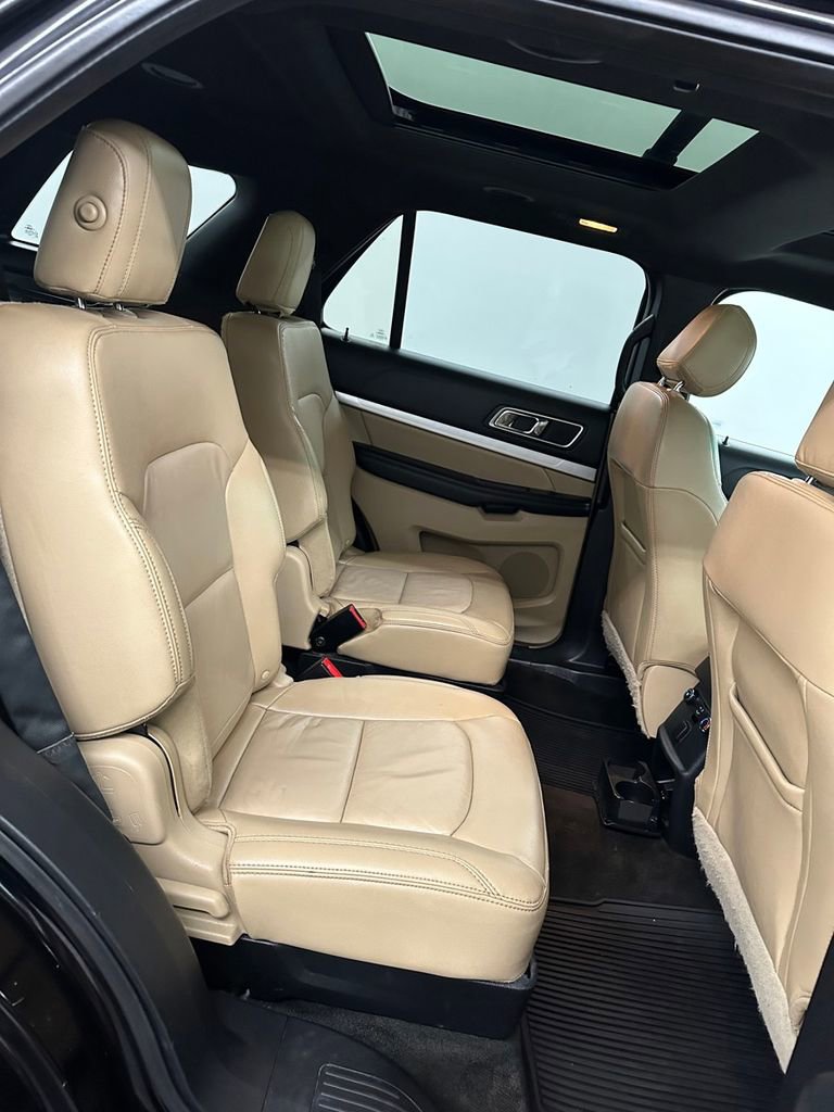 Used 2016 Ford Explorer XLT w/ Equipment Group 202A image 37