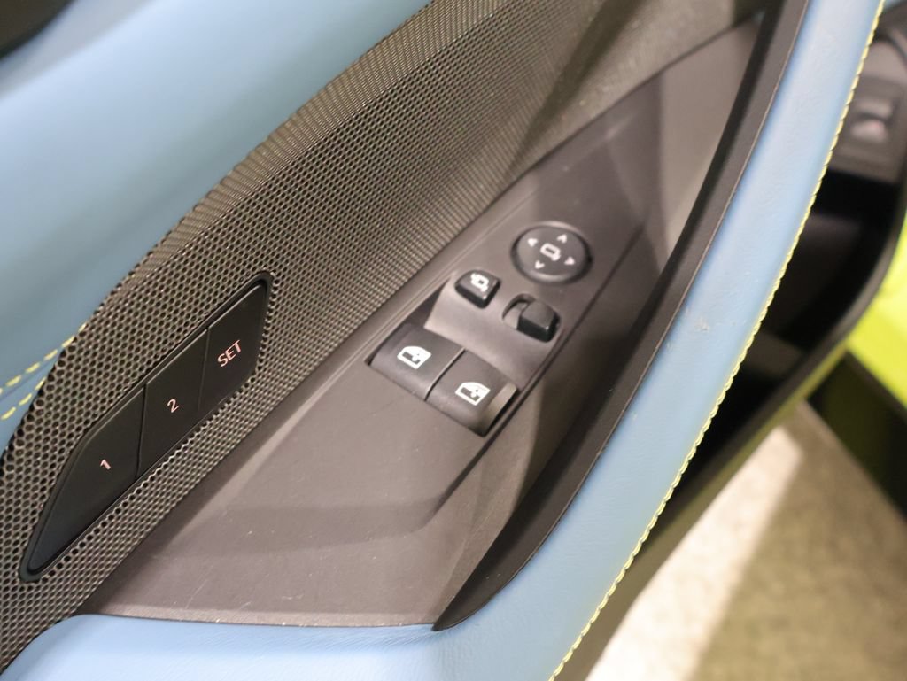 Used 2022 BMW M4 Competition w/ M Carbon Exterior Package RWD image 15