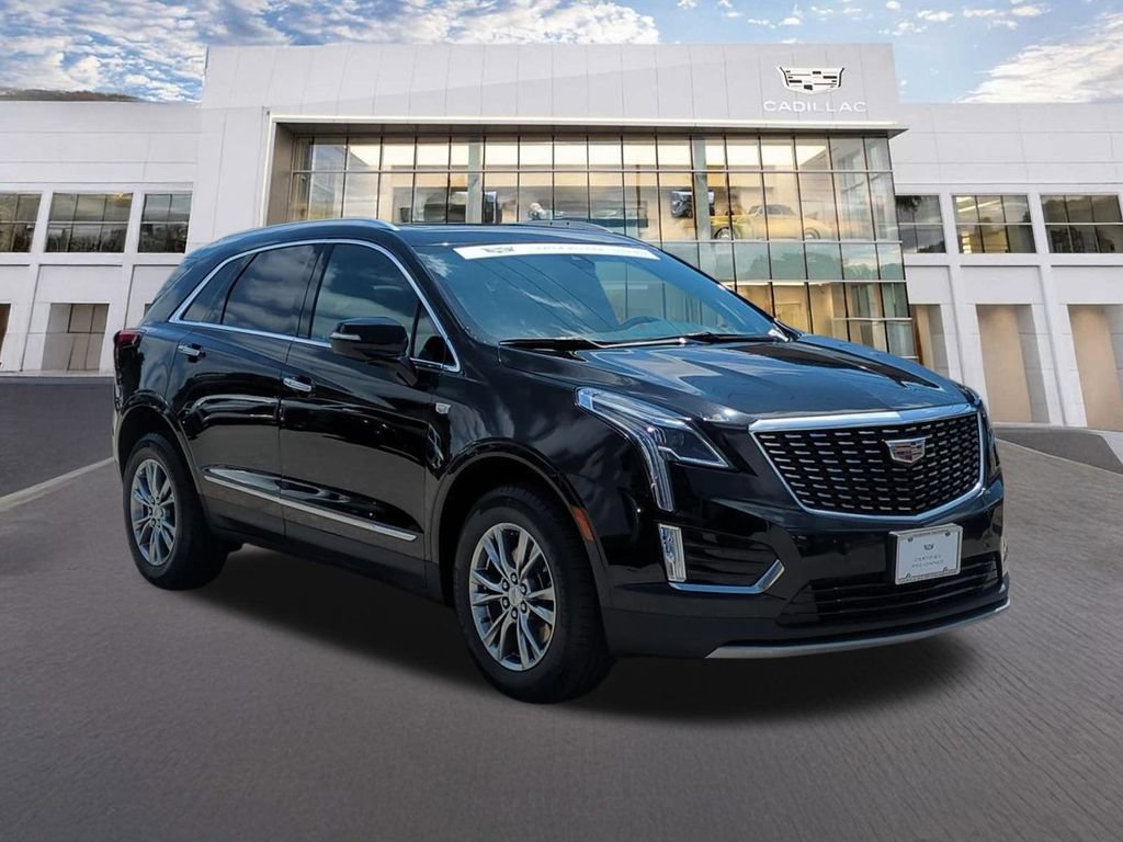 Certified 2023 Cadillac XT5 Premium Luxury FWD image 3