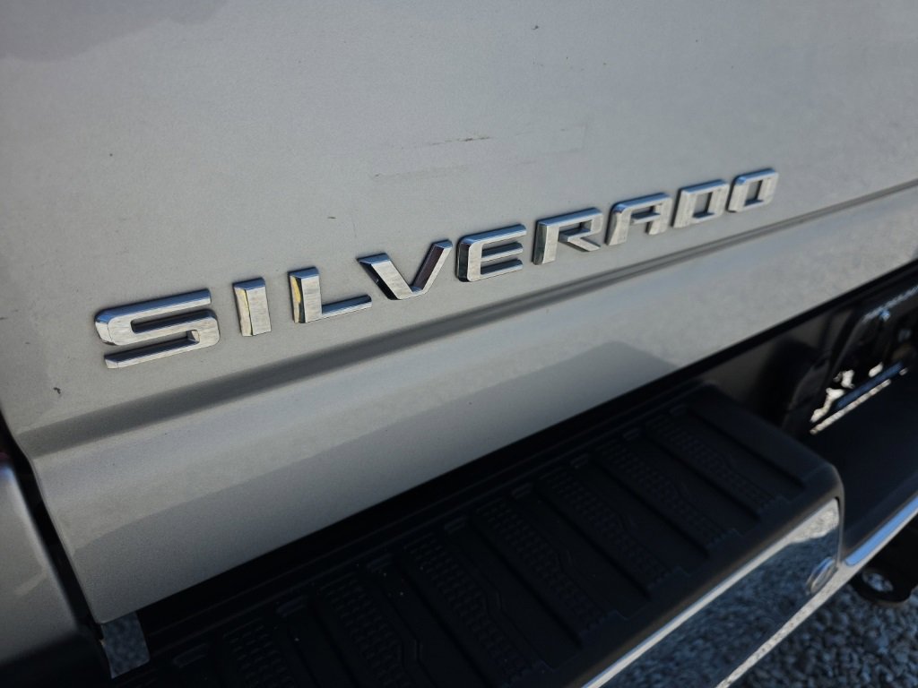 Used 2023 Chevrolet Silverado 2500 LT w/ Convenience Package image 9