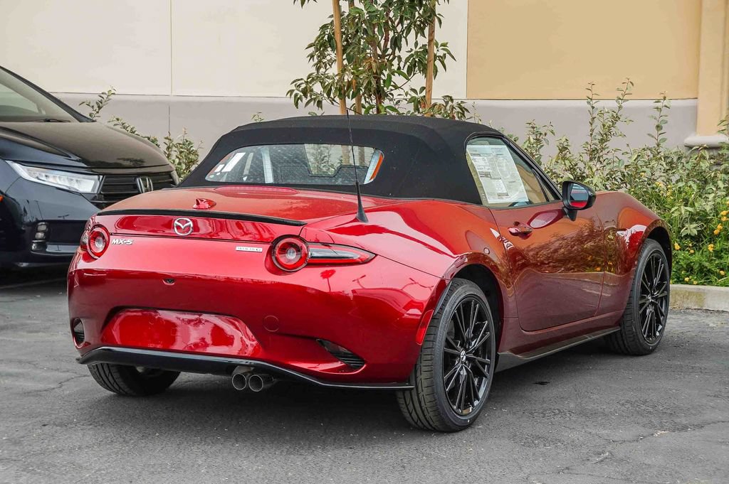 New 2026 MAZDA MX-5 Miata Club w/ Appearance Package RWD image 4