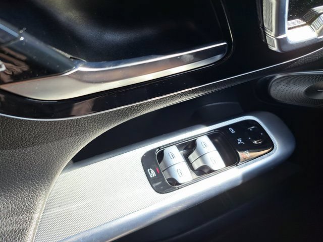 Used 2023 Mercedes-Benz GLC 300 4MATIC image 22
