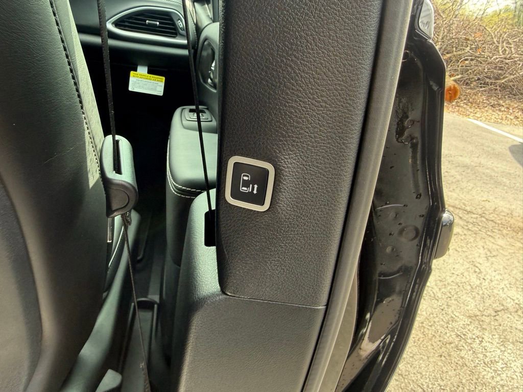 New 2026 Chrysler Pacifica Select FWD image 61