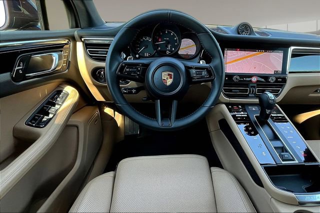 Used 2026 Porsche Macan AWD/4WD image 8