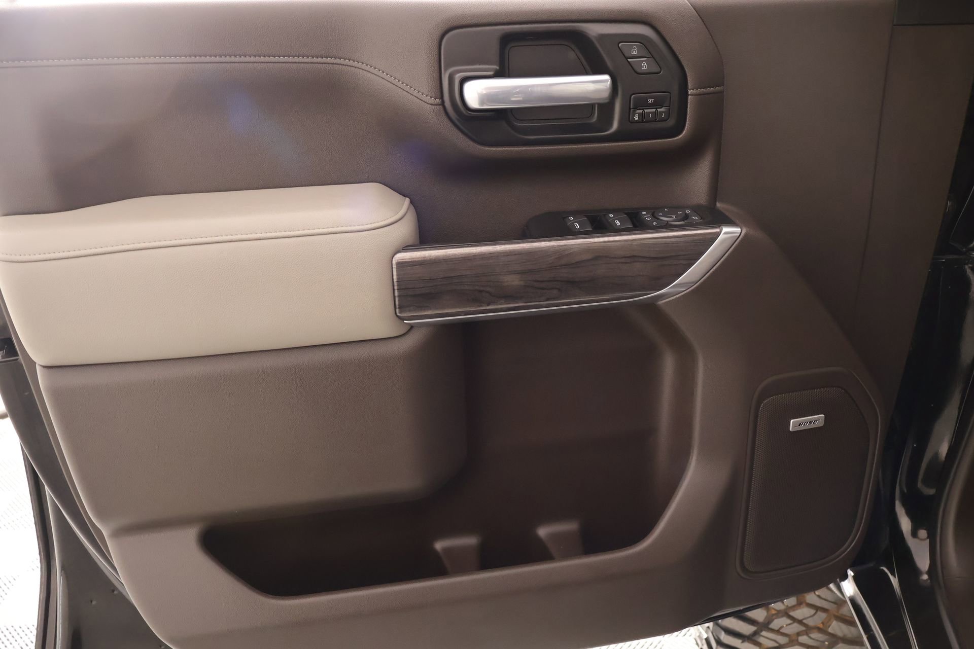 Used 2020 Chevrolet Silverado 2500 LTZ w/ LTZ Texas Edition image 16