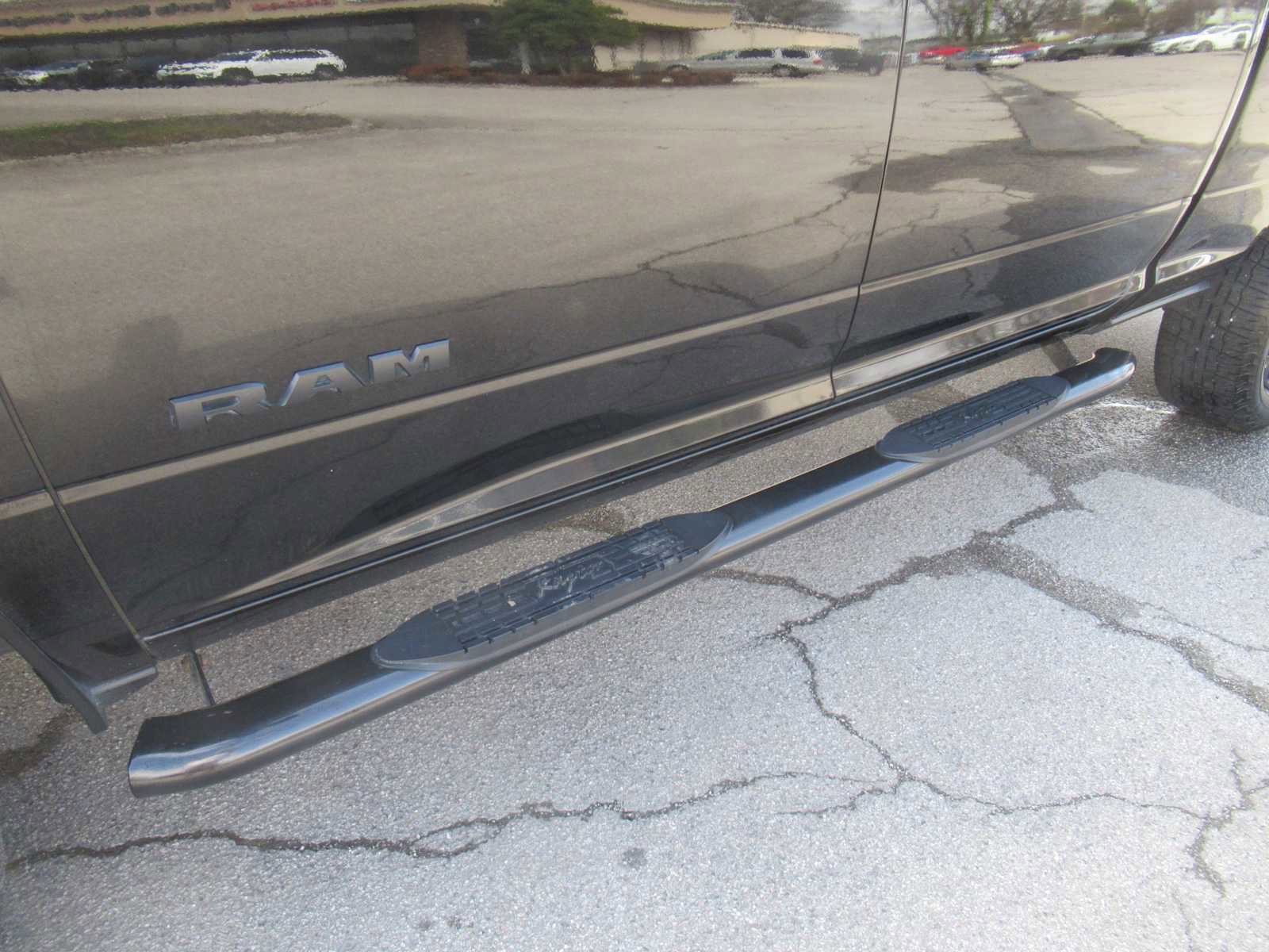 Used 2019 RAM 2500 Big Horn w/ Black Appearance Package image 17