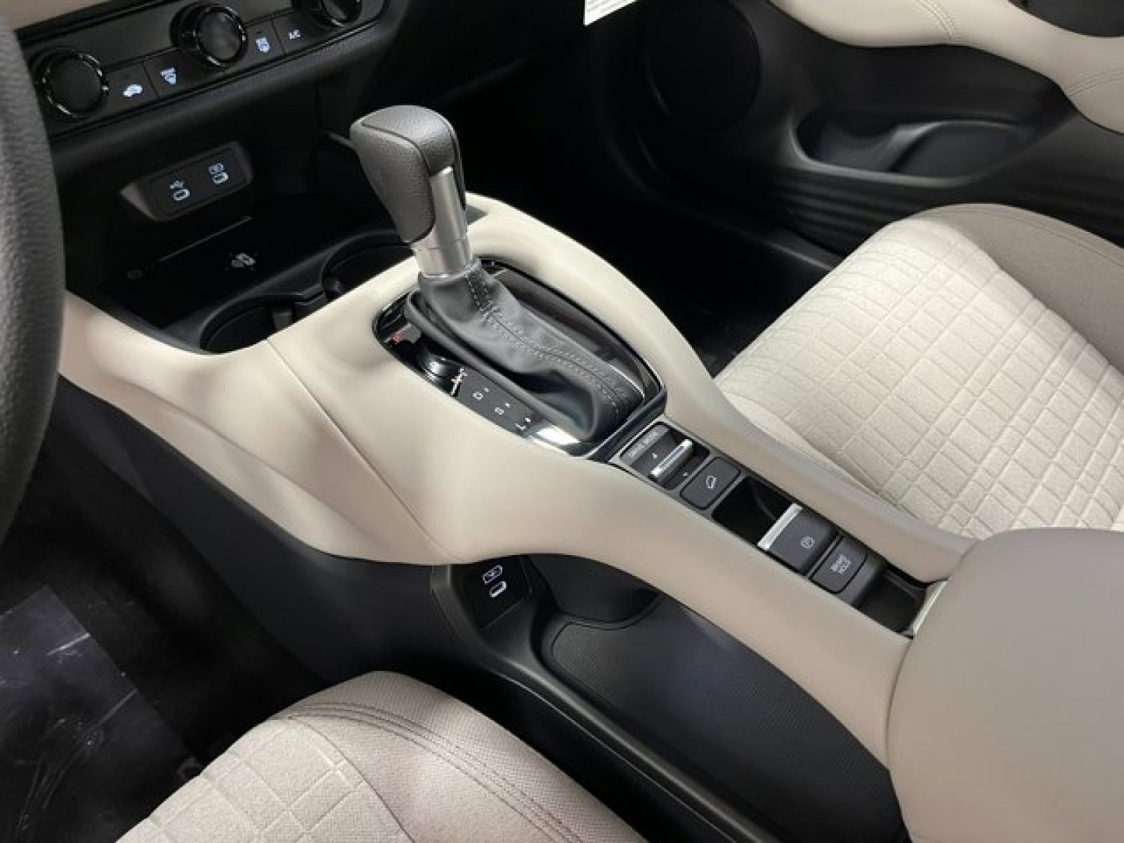 New 2026 Honda HR-V LX image 15