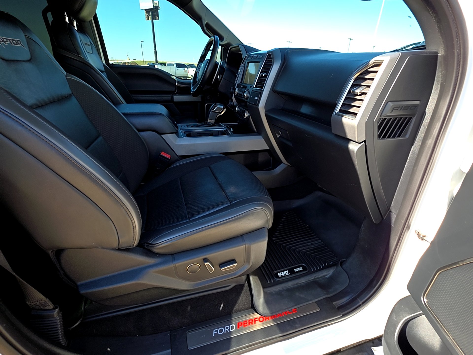 Used 2019 Ford F150 Raptor w/ Equipment Group 802A Luxury image 19