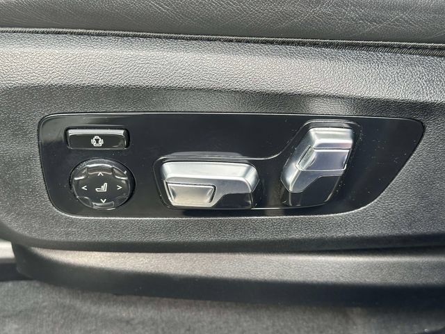 Used 2025 BMW X5 xDrive50e AWD/4WD image 24