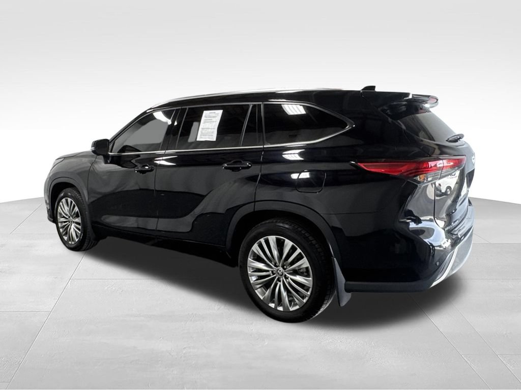 Used 2023 Toyota Highlander Platinum AWD/4WD image 8
