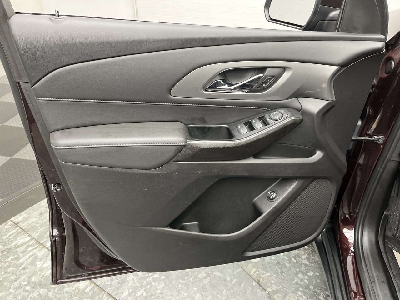 Certified 2023 Chevrolet Traverse LT w/ LPO, Floor Liner Package AWD/4WD image 7