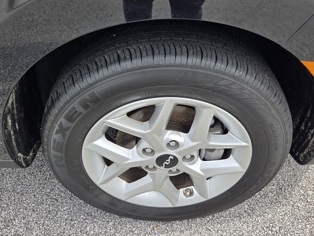 Used 2025 Kia Soul LX w/ LX Technology Package FWD image 10