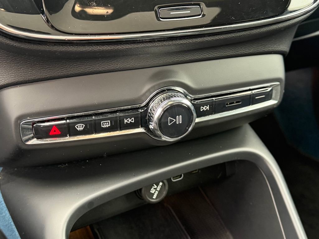 Certified 2023 Volvo C40 P8 Recharge Ultimate AWD/4WD image 36