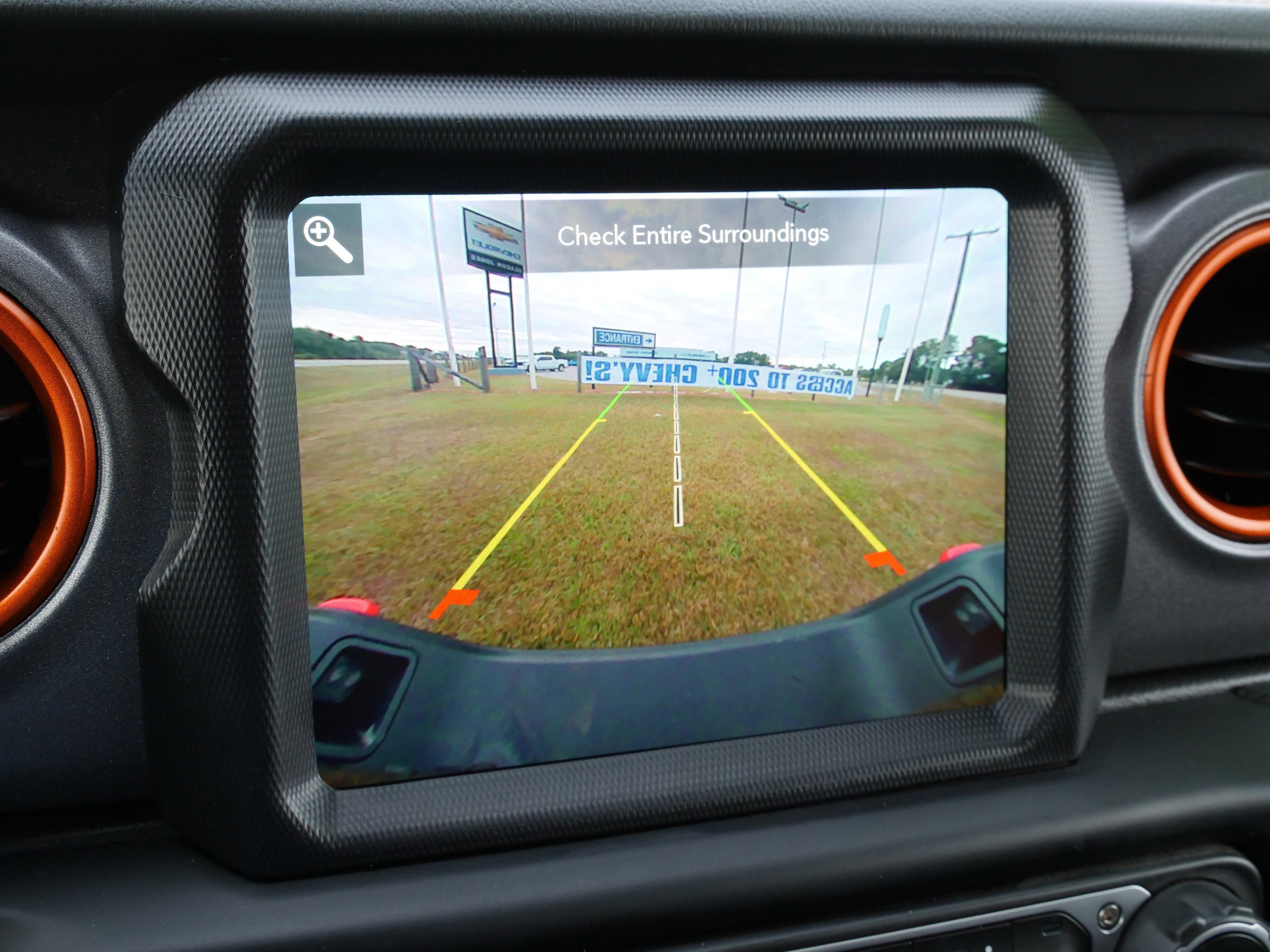 Used 2023 Jeep Gladiator Mojave w/ Cold Weather Group image 27