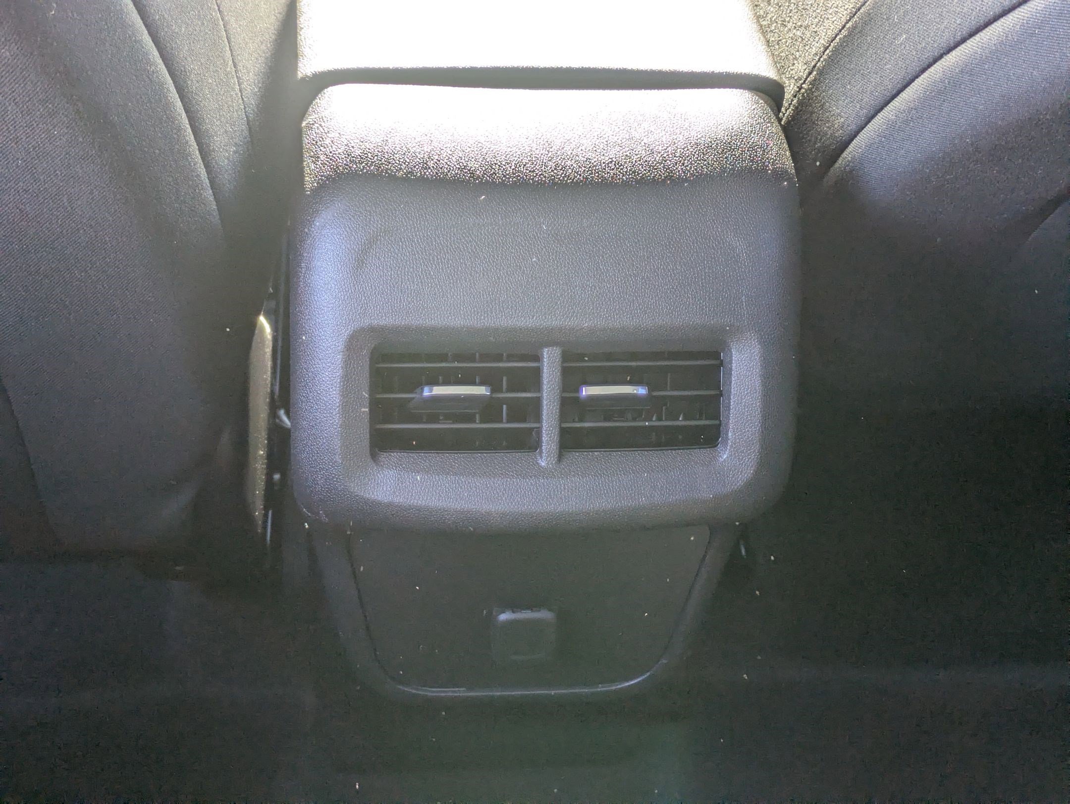 Used 2018 Chevrolet Equinox LT image 28