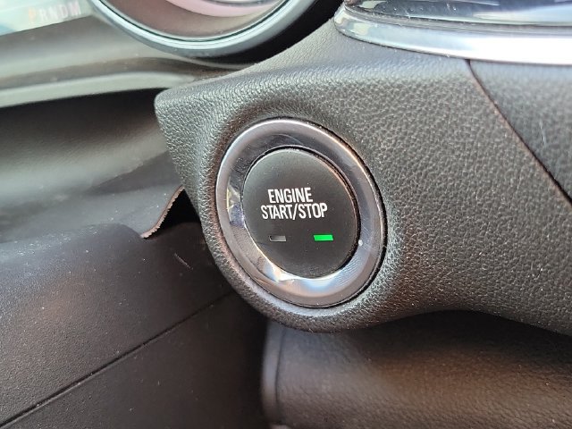 Used 2018 Buick Regal Essence w/ Sights and Sounds Package AWD/4WD image 17