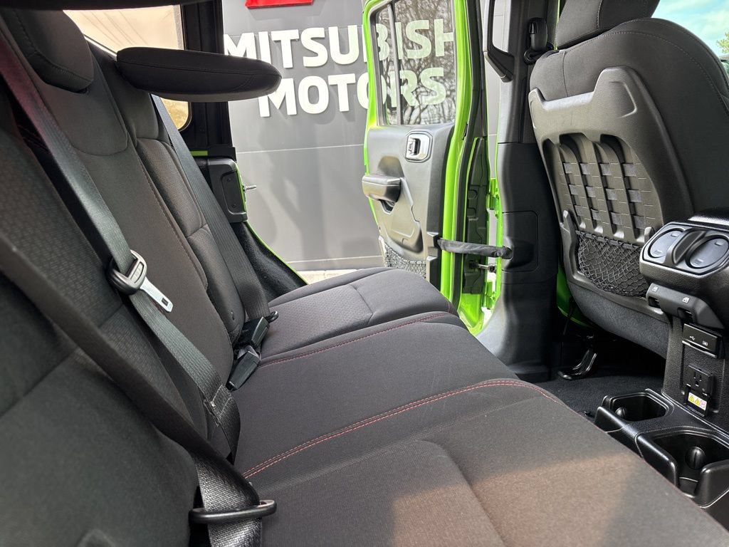 Used 2018 Jeep Wrangler Unlimited Rubicon AWD/4WD image 31