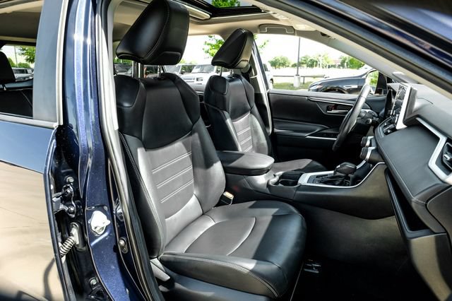 Used 2020 Toyota RAV4 XLE Premium AWD/4WD image 45