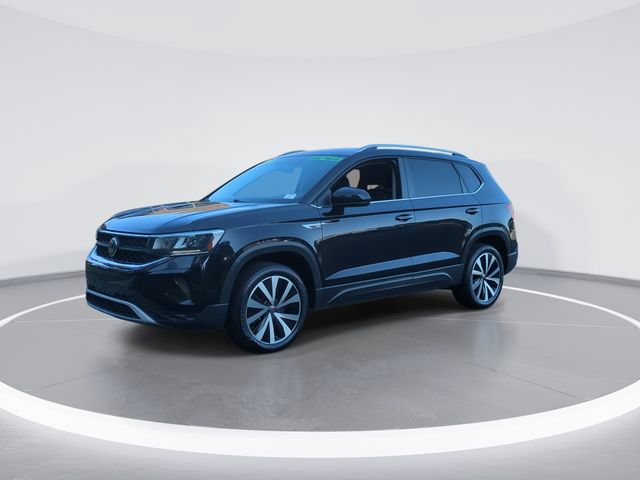 Used 2022 Volkswagen Taos SE FWD image 4