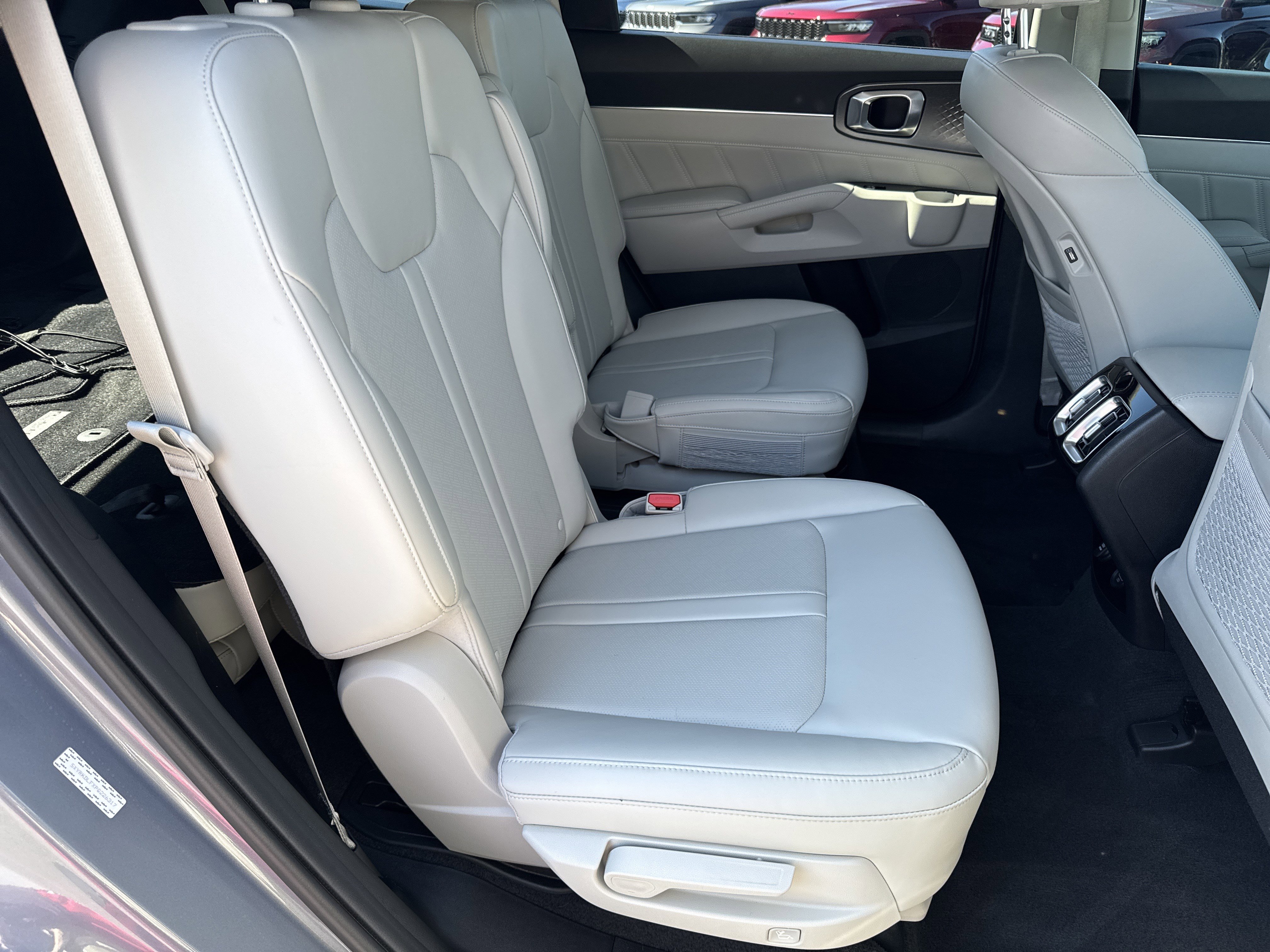 Used 2023 Kia Sorento SX image 21