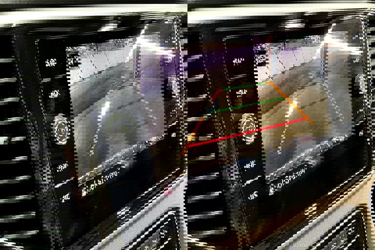 Used 2023 Volkswagen Atlas SE w/ Panoramic Sunroof Package image 24