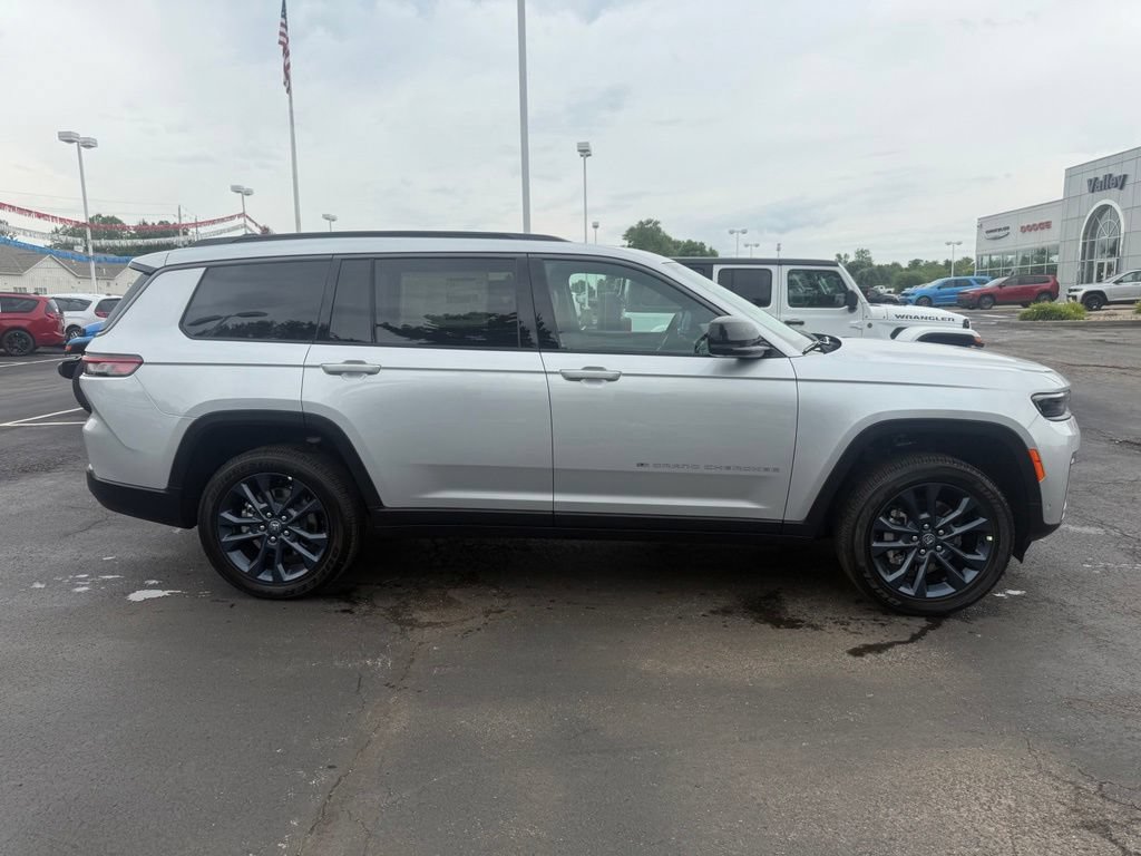 New 2026 Jeep Grand Cherokee L Limited AWD/4WD image 2