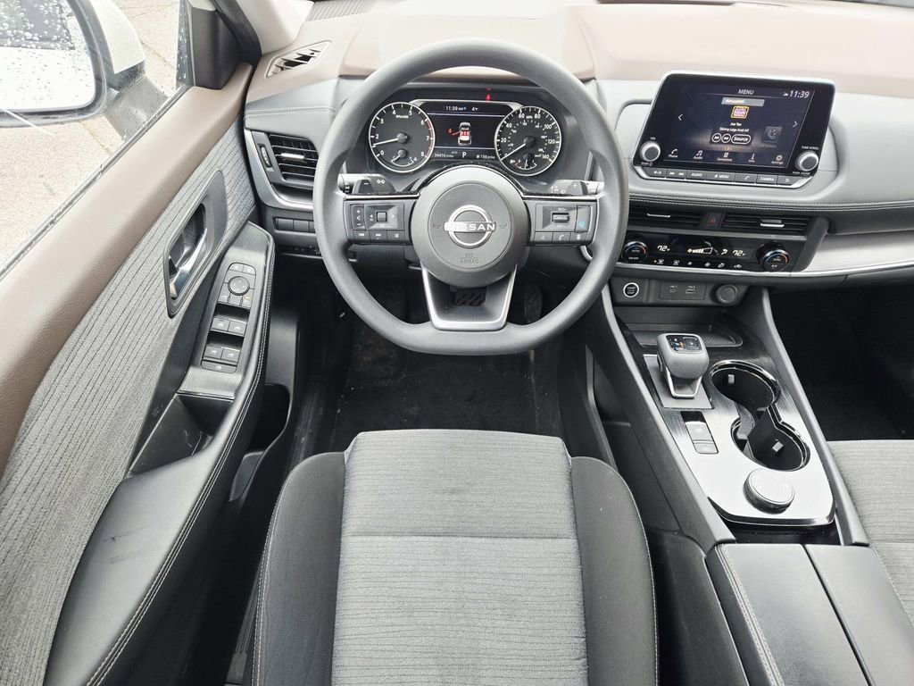 Used 2023 Nissan Rogue SV image 10