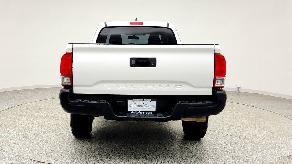 Used 2017 Toyota Tacoma SR image 6
