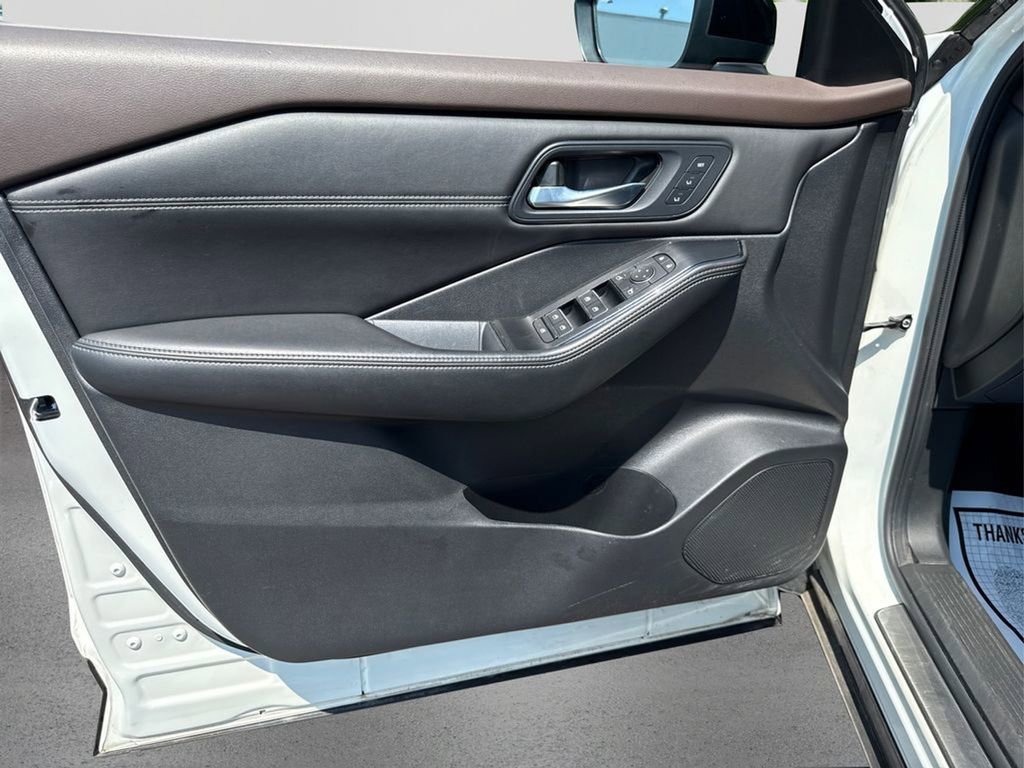 Used 2022 Nissan Rogue SL w/ SL Premium Package image 26