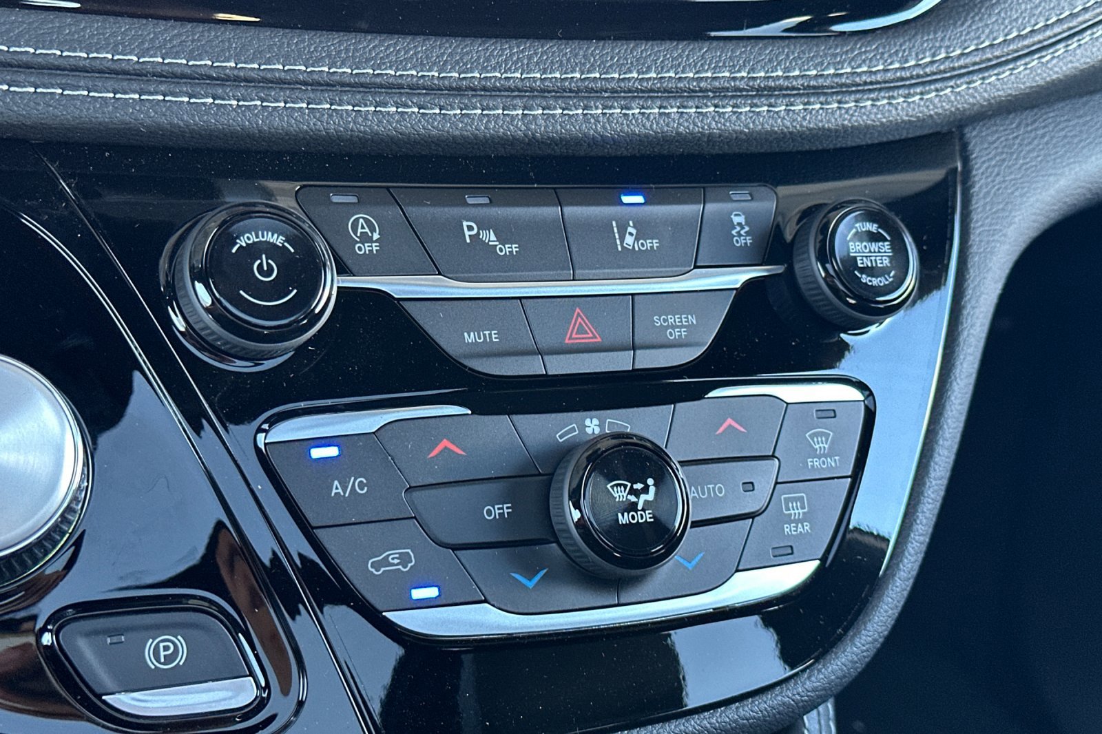 New 2026 Chrysler Pacifica Limited w/ S Appearance Package image 19