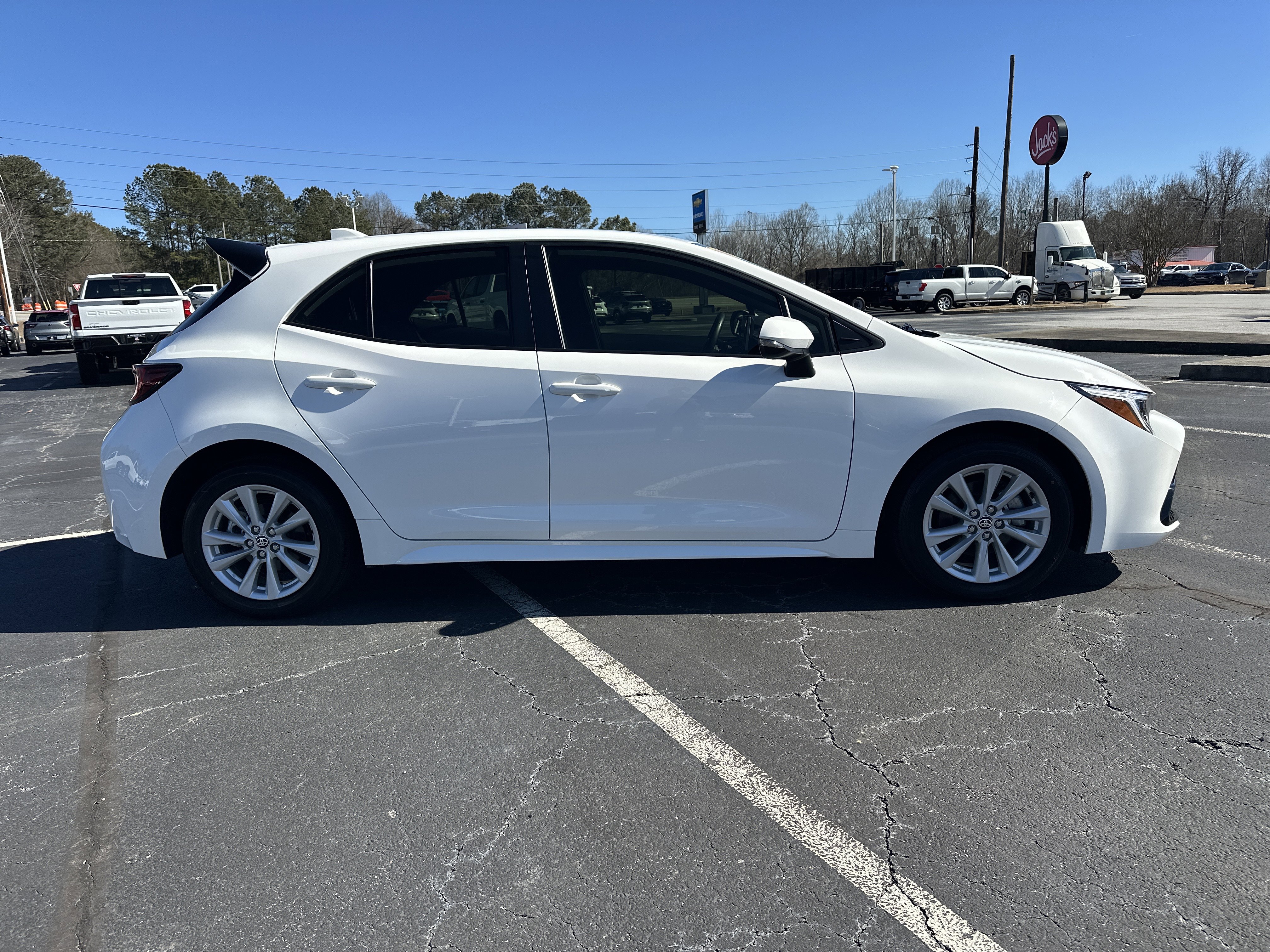 Used 2023 Toyota Corolla SE image 9