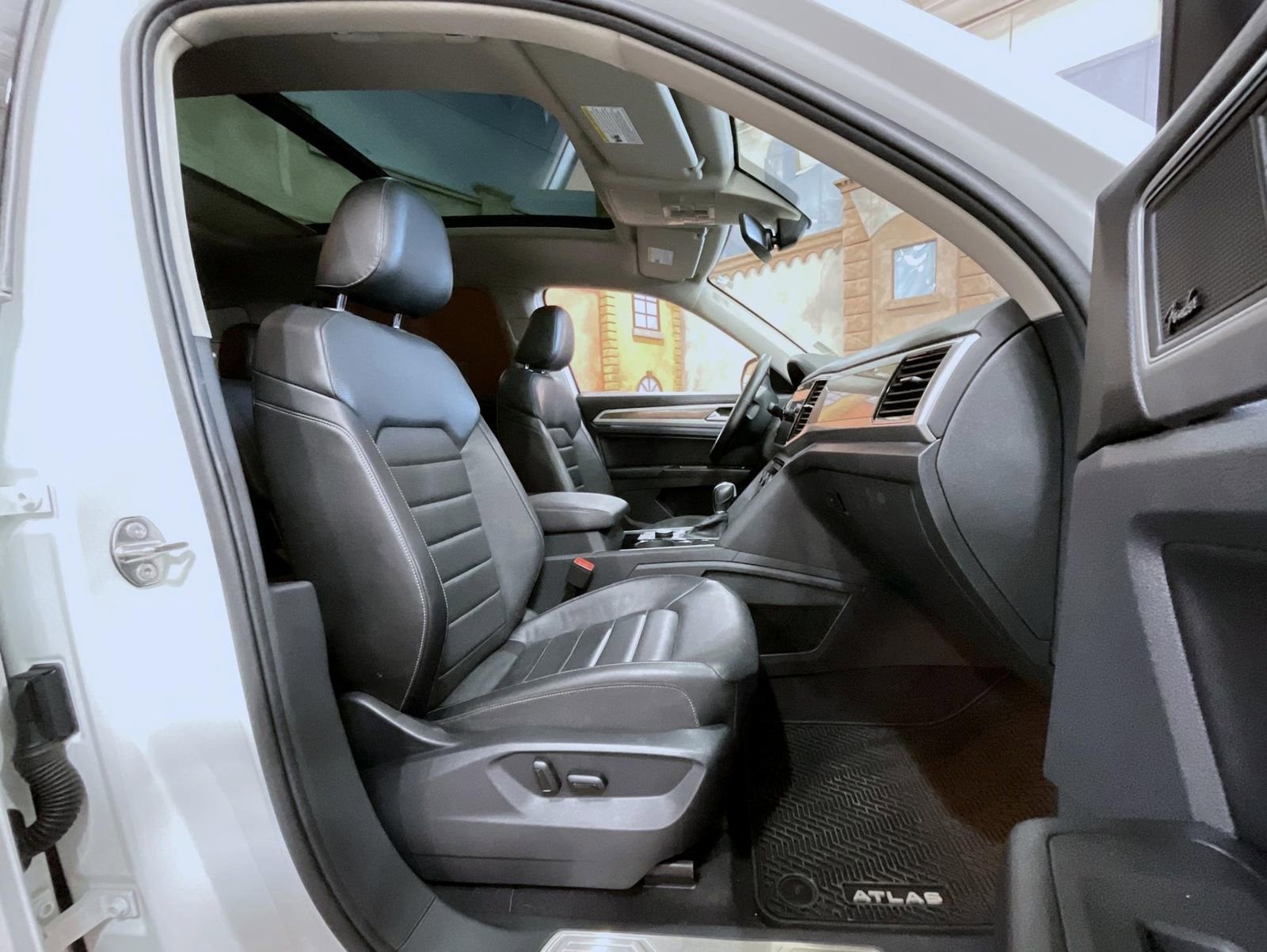 Used 2019 Volkswagen Atlas SEL Premium image 15